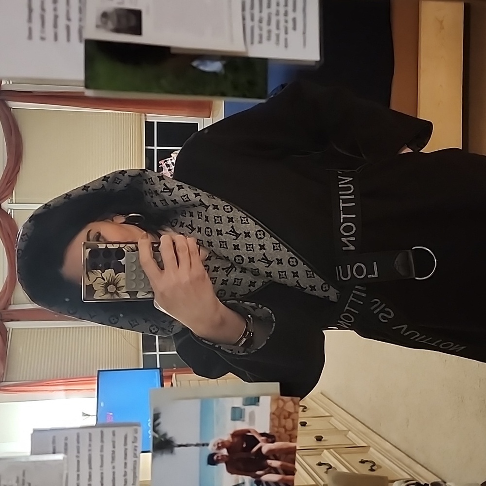 Louis Vuitton Black Coat with Gray Monogram - Picture 6 of 10